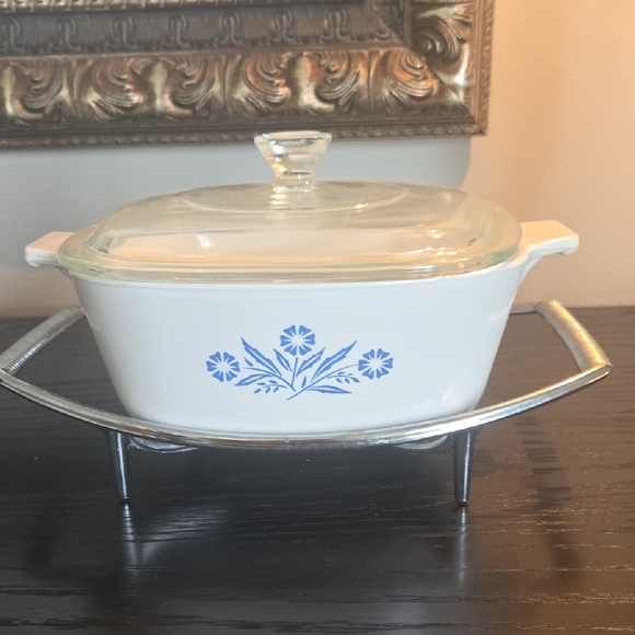 Corningware Cornflower 1.5 Qt Casserole Dish with Trivet - Picture 1 of 6